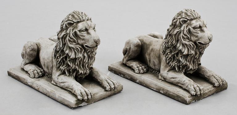 TRÄDGÅRDSSKULPTURER, ett par, cement, 2000-tal.