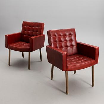 VINCENT CAFIERO, A PAIR OF ARMCHAIRS. Knoll, 1960s.