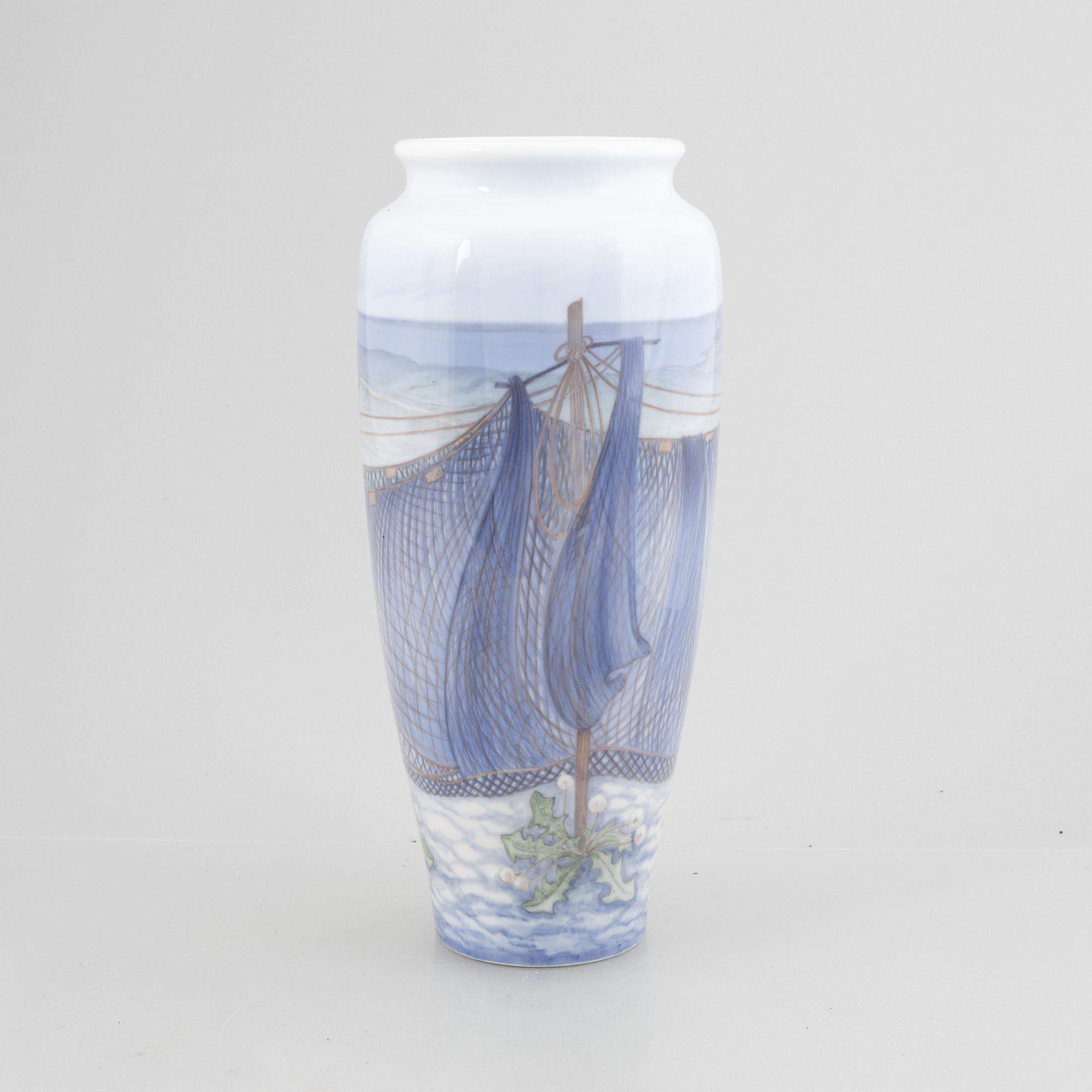 Jenny Meijer, vase, Royal Copenhagen, Denmark.