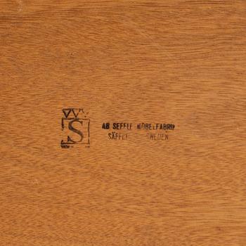 A walnut veneered coffee table from Seffle Möbelfabrik, mid 20th Century.
