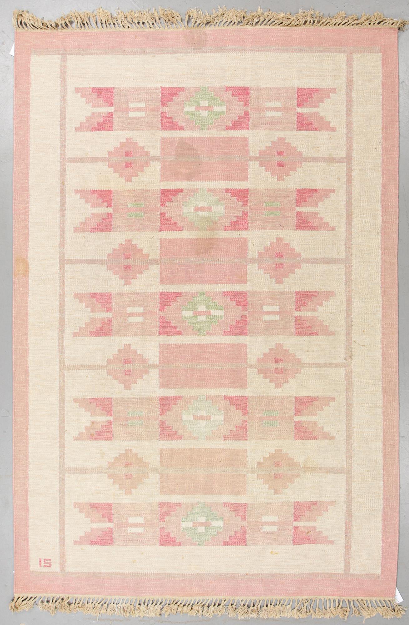 Ingegerd Silow, a carpet, "Skarup", flat weave, ca 292,5 x 197 cm, signed IS.