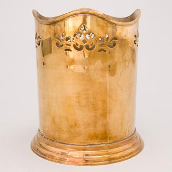 An English Champagne cooler, early 20th century.