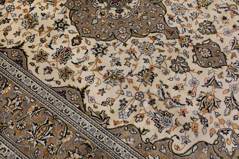 A Keshan carpet, 295 x 199 cm.