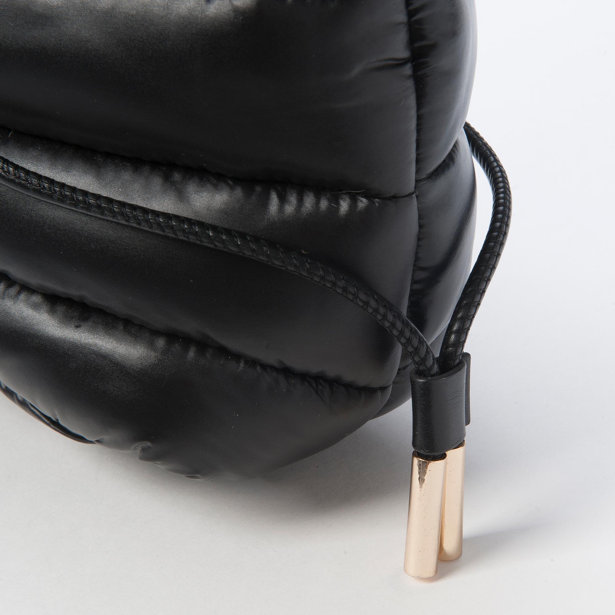 VÄSKA. Moncler.