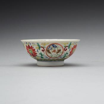 SKÅL, porslin. Qingdynastin, 1800-tal.