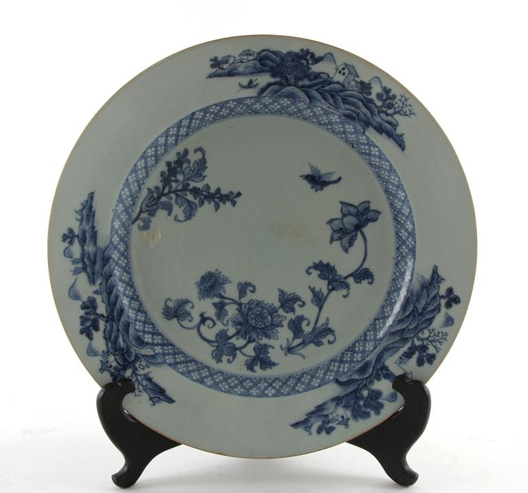 TALLRIK, porslin, Kina, 1700-tal.