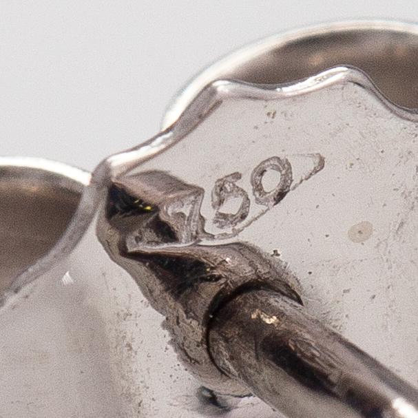 Örhängen, 18K vitguld, diamanter ca 0.50 ct tot.