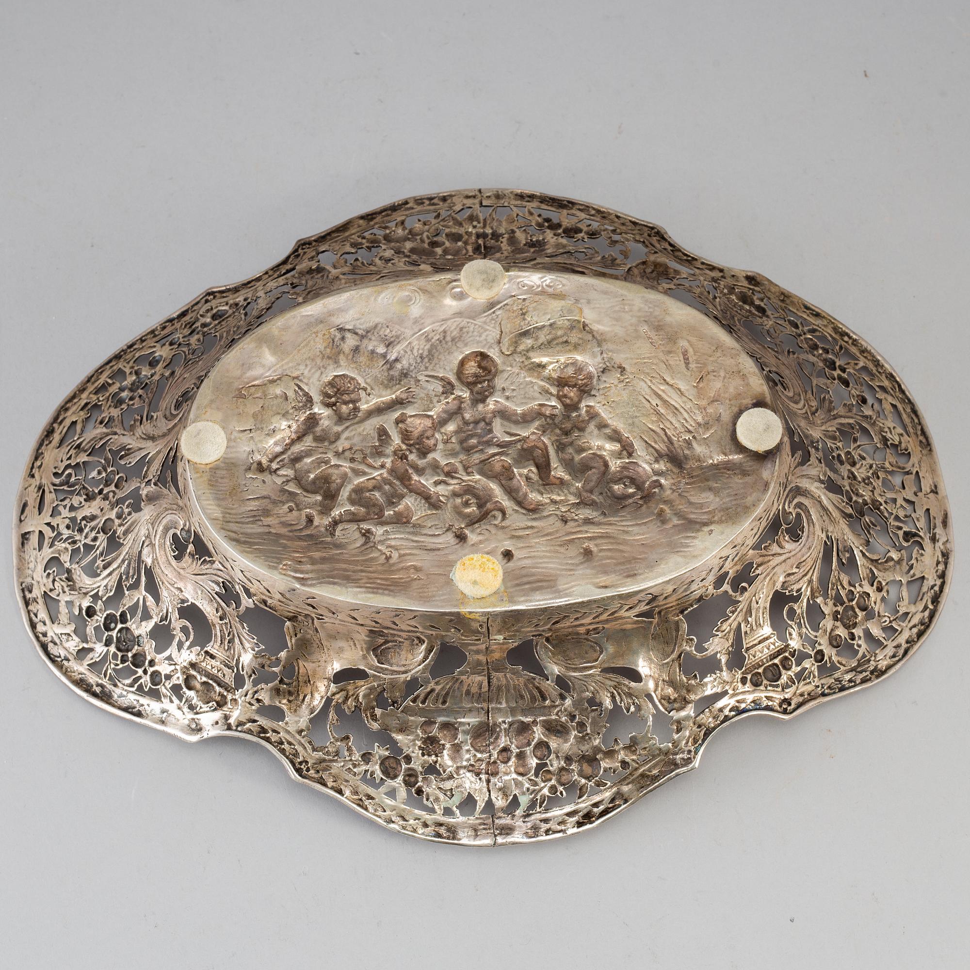 A silver bowl, undistinct mark, silver 800.