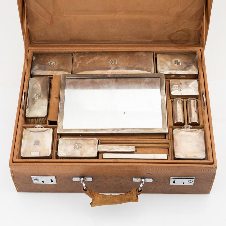 Atelier Borgila, a 12 part sterling silver vanity set in case, Stockholm 1936.