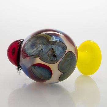 Oiva Toikka, glasfågel, "Jewelled kiwi", signerad och numrerad O. Toikka Nuutajärvi 1453/5000.