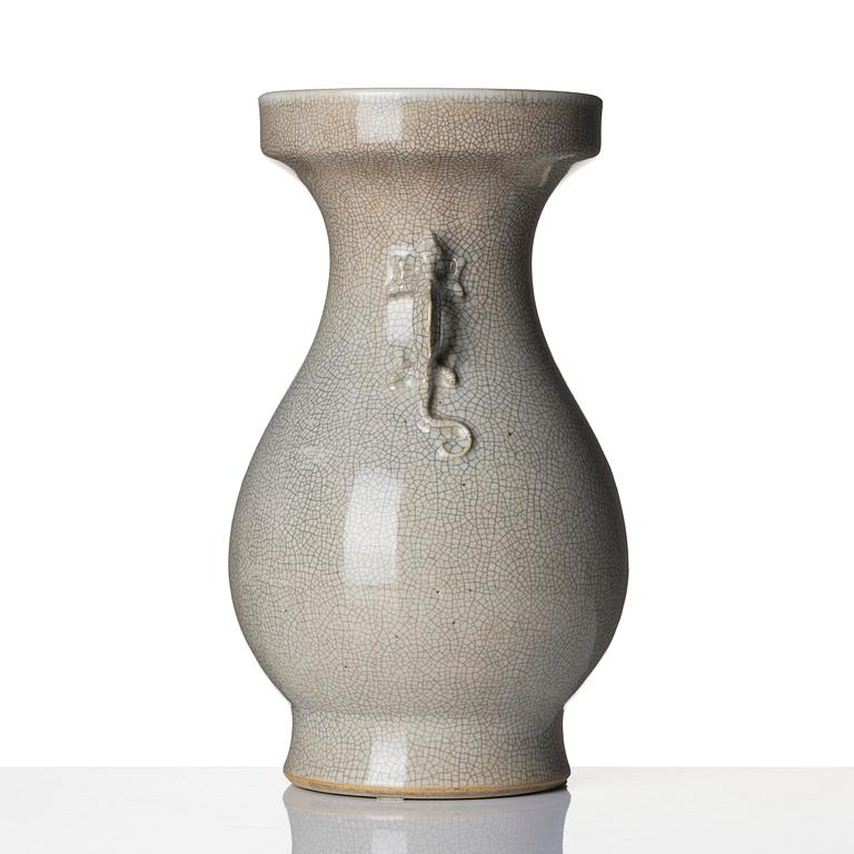 Vas, ge-glasyr. Qingdynastin, 1800-tal.