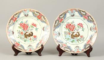 TALLRIKAR, ett par, porslin, Kina, 1700-tal.