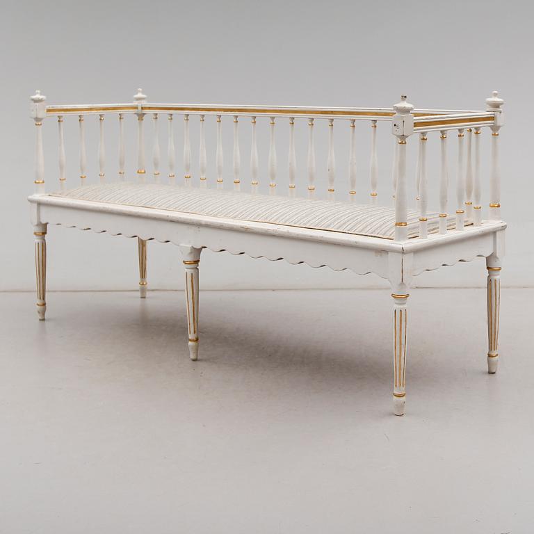 SOFFA, sengustaviansk, omkring år 1800.