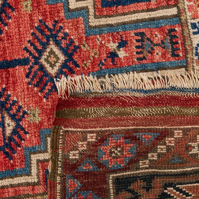 Matta, Kaukasisk semiantik/antik ca 153x123 cm.