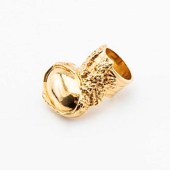 Yves Saint Laurent, ring.