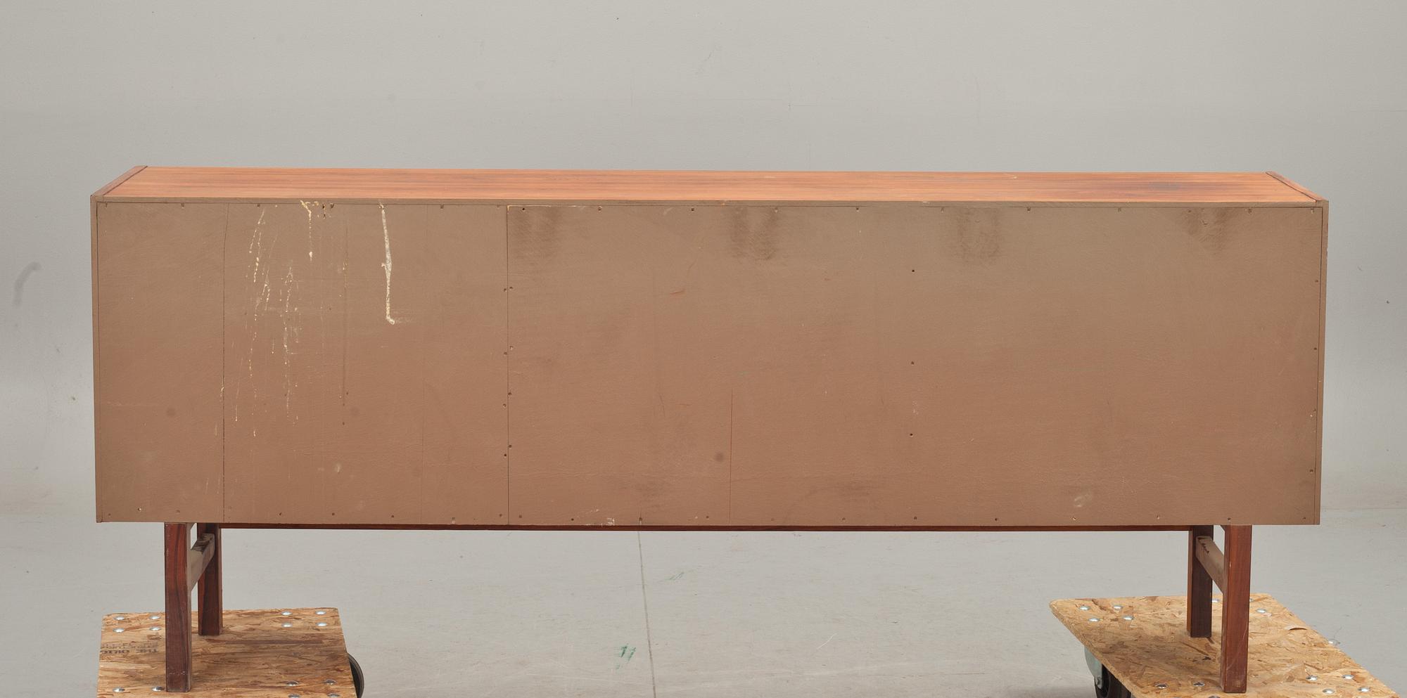 SIDEBOARD, "Arild" Nils Jonsson, Troeds, 1900-talets andra hälft.