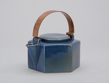 A Signe Persson-Melin stoneware teapot, Rörstrand.