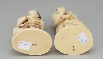 A pair of Japanese ivory figures, ca 1900.
