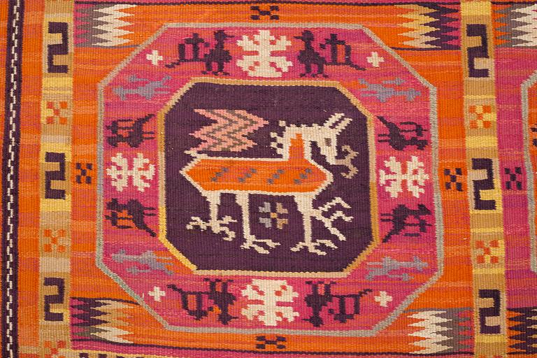 Märta Måås-Fjetterström, a carpet, "Bäckahästen", flat weave, ca  306,5-310 x 203-205,5 cm, signed MMF.