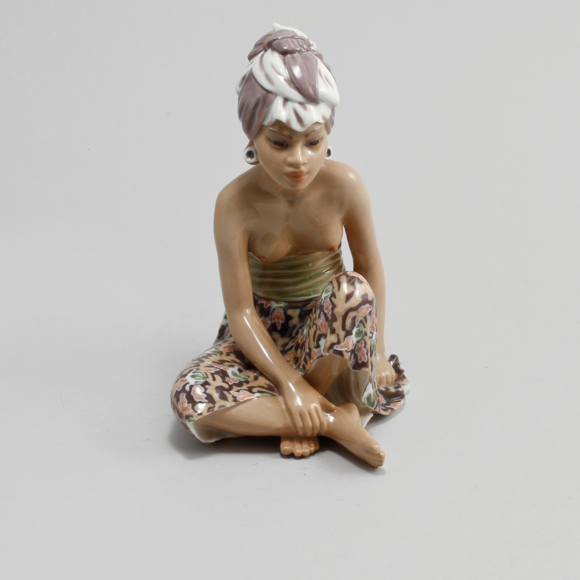 FIGURIN, porslin, Dahl Jensen, Danmark, 1900-tal.