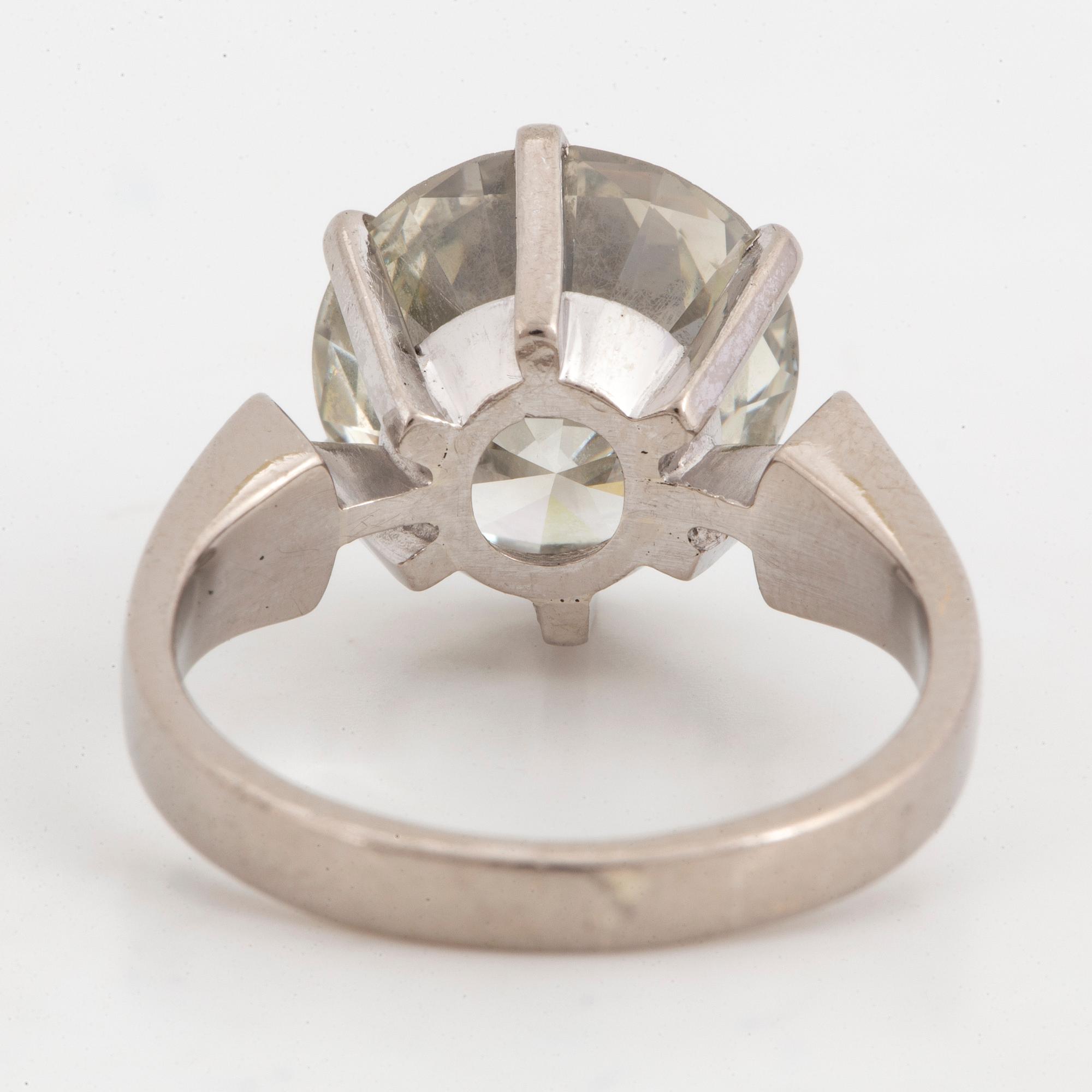 ENSTENSRING, med en briljantslipad diamant 5,42 ct.