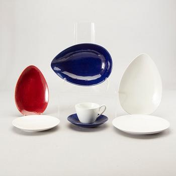 A 22 pcs Hertha Bengtsson Blå eld dinner service.