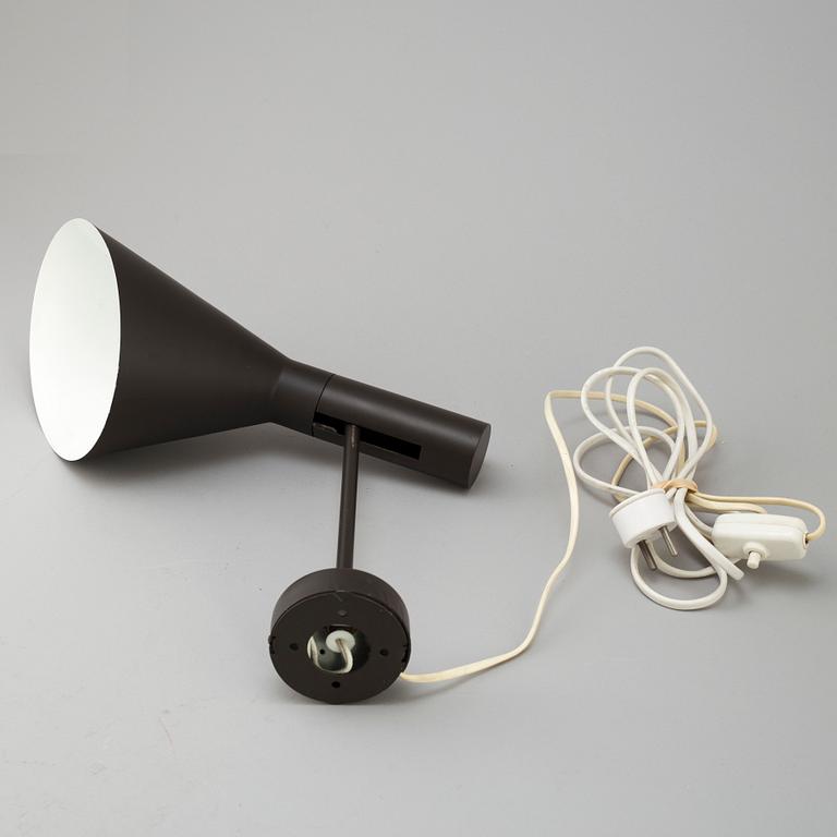 ARNE JACOBSEN, "AJ" vägglampa, på licens av Axel Anell, 1950/60-tal.