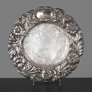 100. A Baroque 18th century dish.