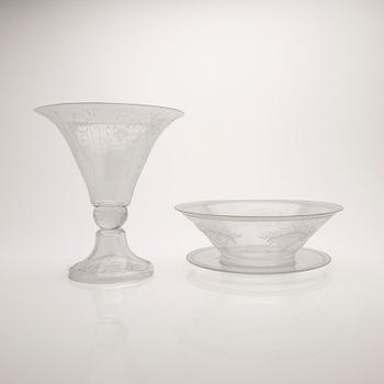 Edward Hald, Glasses, 2 pcs, Orrefors and Kosta Boda, 1920s.