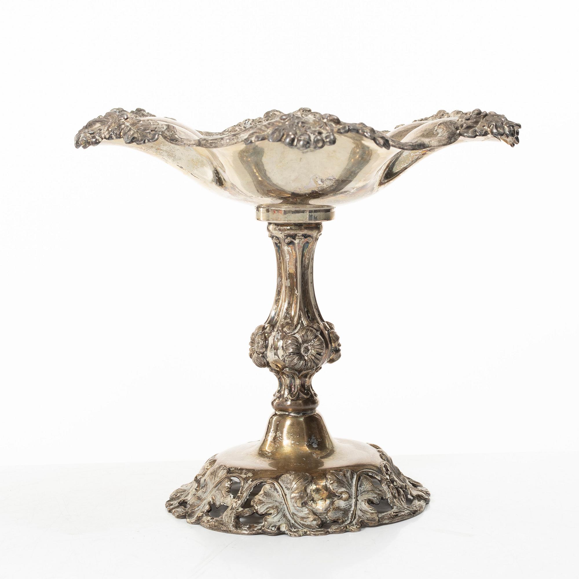 Gustaf Möllenborg, (Ferón), uppsatsskål, silver, nyrokoko, Stockholm 1862.