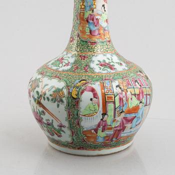 A porcelain vase, Canton, China, 19th century.