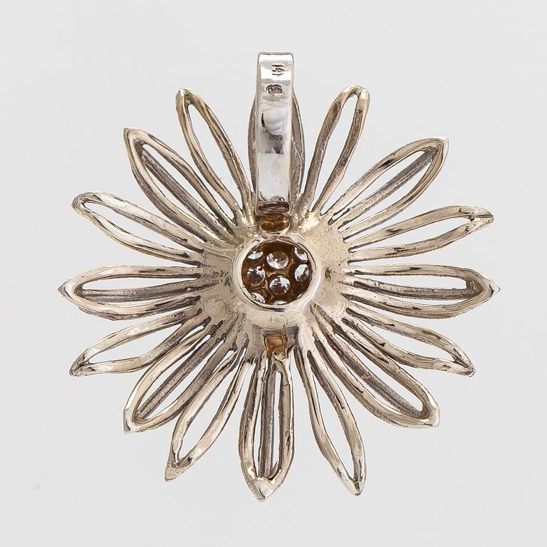 Hänge, blomma, 14K vitguld, diamanter totalt ca 0.12 ct.