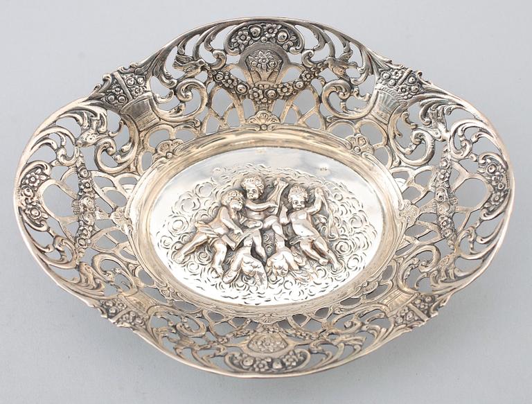 SKÅL, silver, svenska importstämplar, 1900-talets första hälft. Vikt ca 114 g.