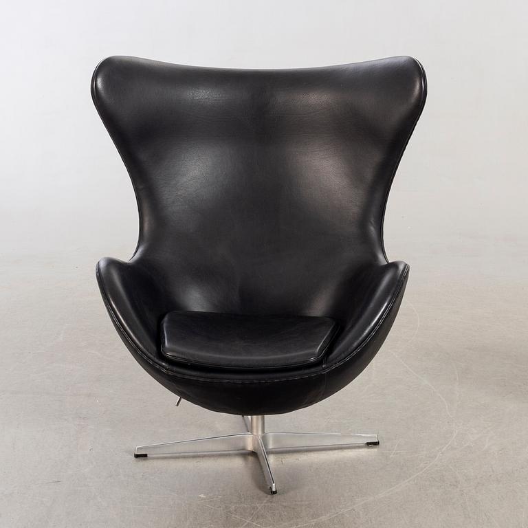 Arne Jacobsen, A 2001 arm chair "Egg chair" designed for Fritz Hansen, Denmark.