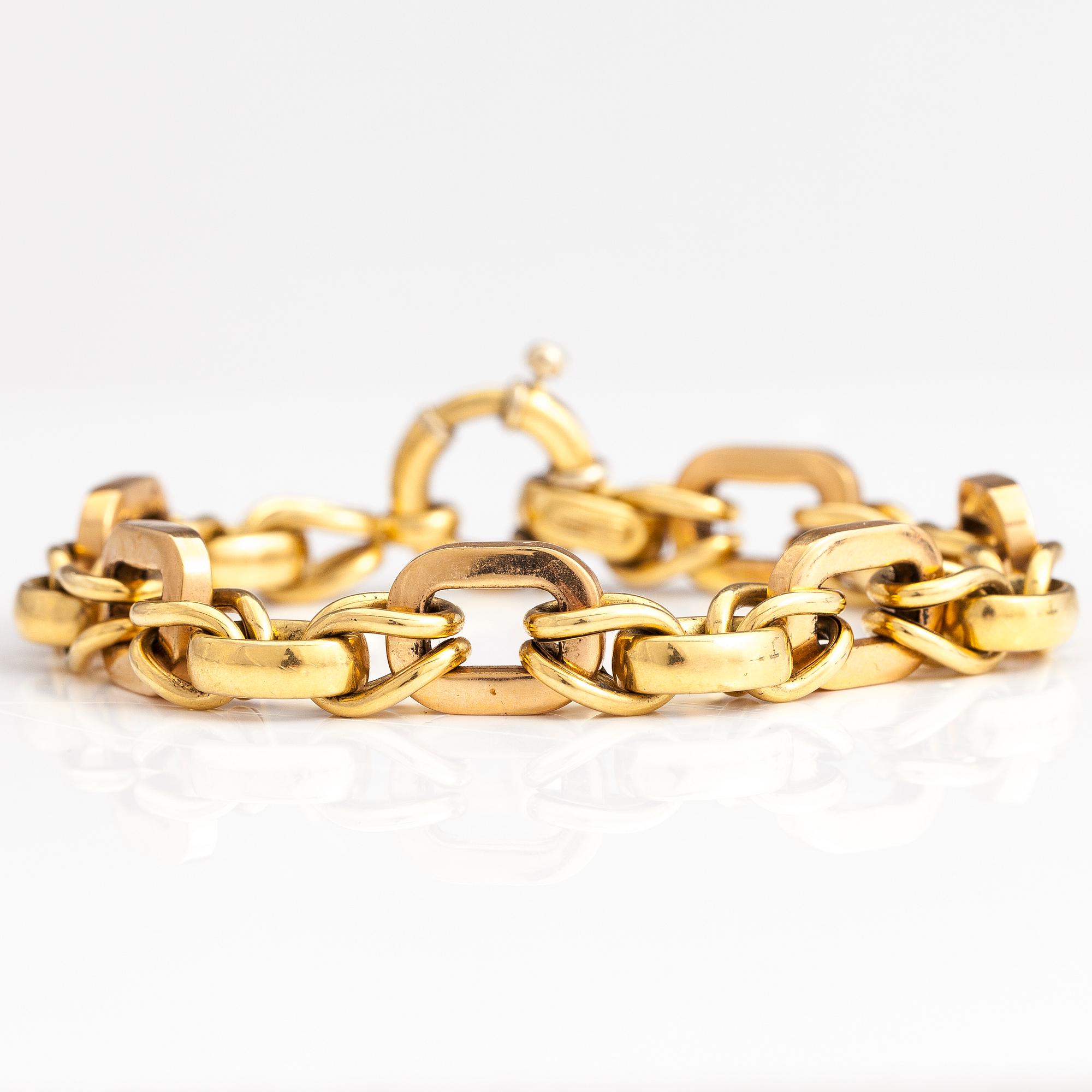 An 18K yellow and red gold bracelet. Italy.