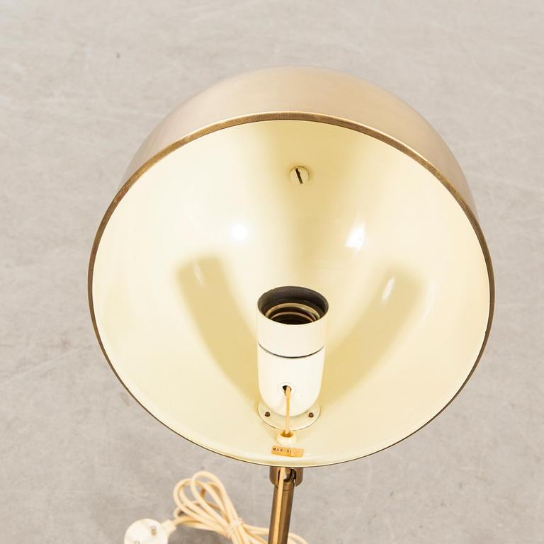 Golvlampa och bordslampa Bergboms 1900-talets senare del mässing.