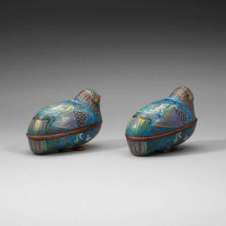 A pair of cloisonné quail tureens with covers, Qing dynasty, (1664-1912).