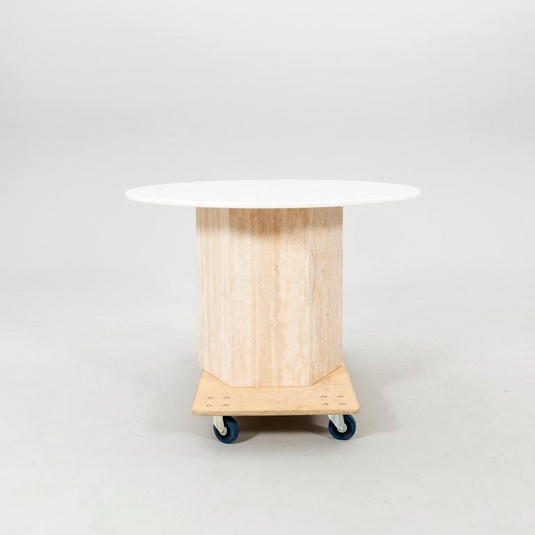 Dining table late 20th/early 21st century.