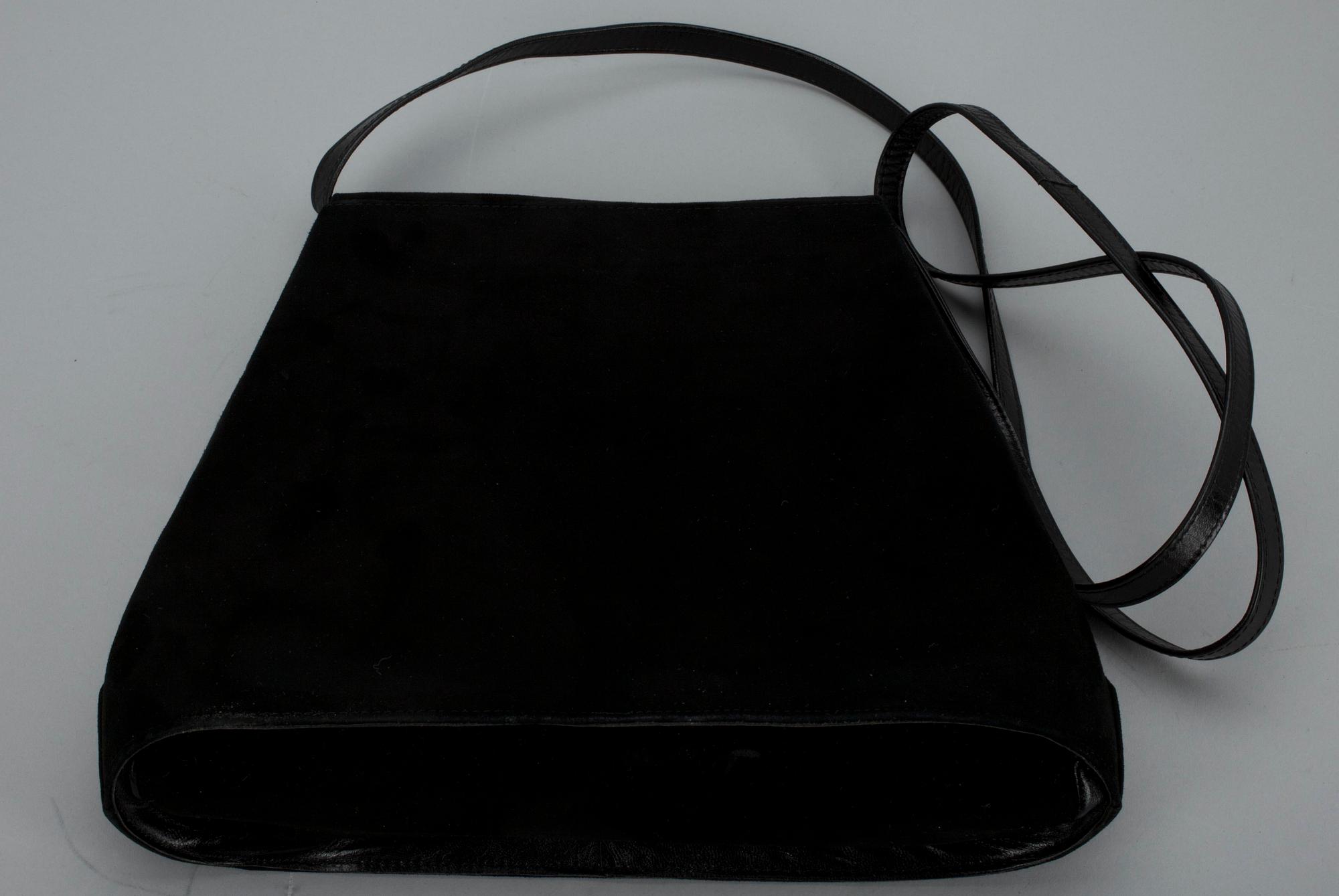 VÄSKA samt SKOR, Charles Jourdan.