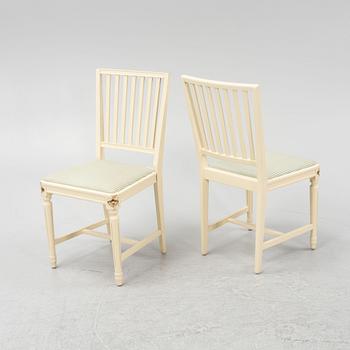 Matbord med fyra stolar, gustaviansk stil, 1900- talets andra hälft.