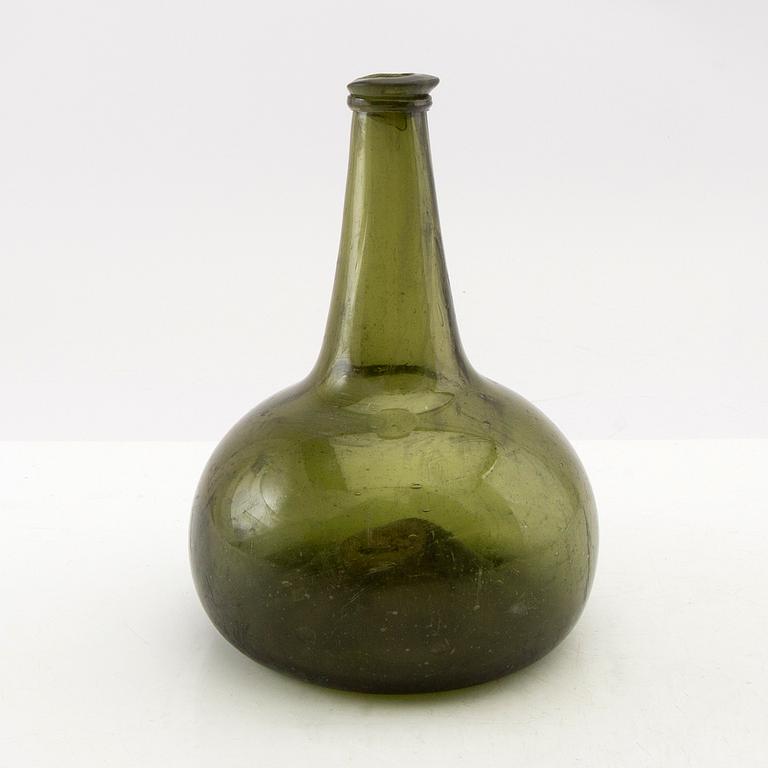 A green glass bottle, possibly Henrikstorps glass manufactory, 18th century.