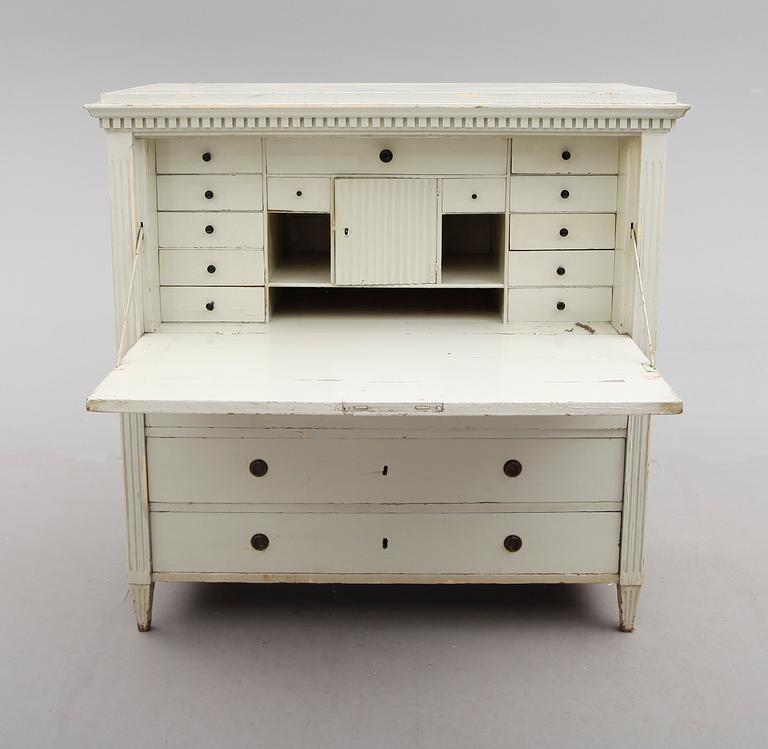 CHIFFONJÉ, sengustaviansk, omkring år 1800.