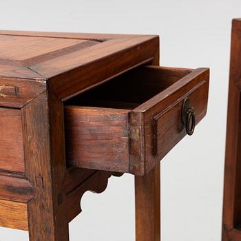 A pair of Chinese lamp tables / pedestals, hardwood, 20th century.
