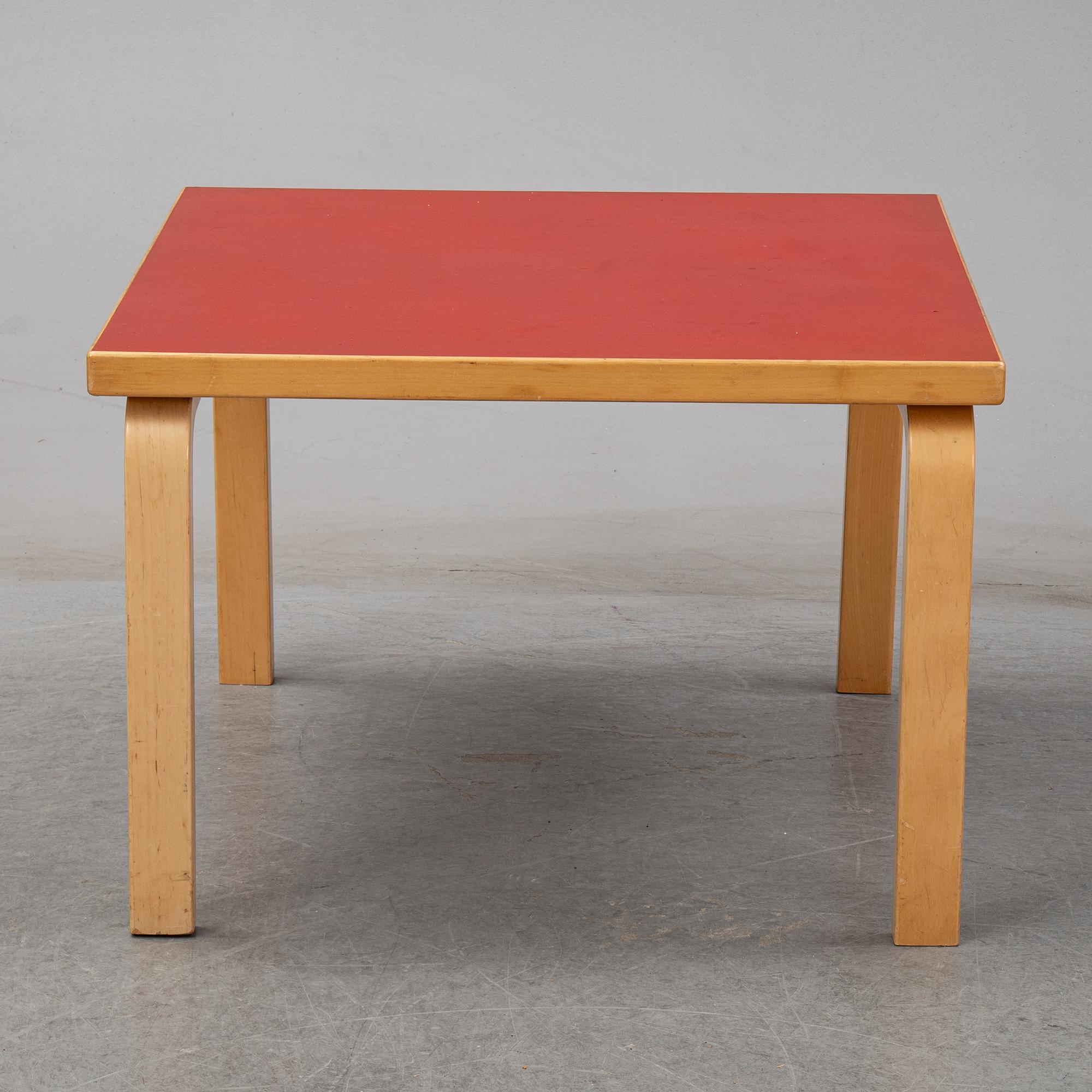 Alvar Aalto, soffbord, Artek, Finland.