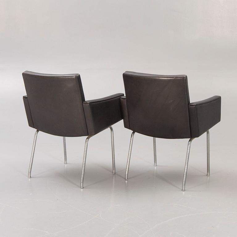 Hans J Wegner, a pair of AP 58/Kastrup chair, armchairs.