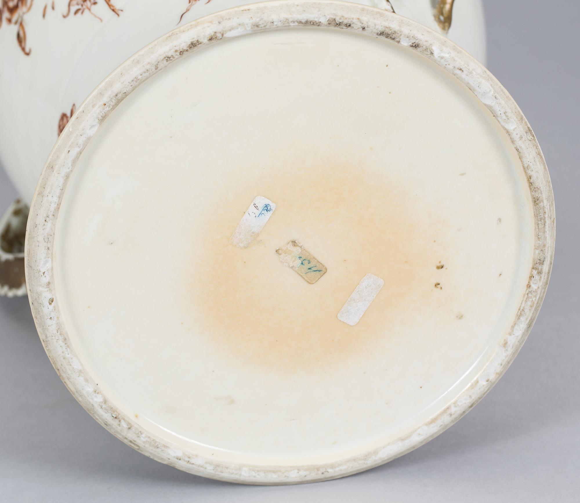 A famille rose vase, Qing dynasty, Jiaqing (1796-1820).