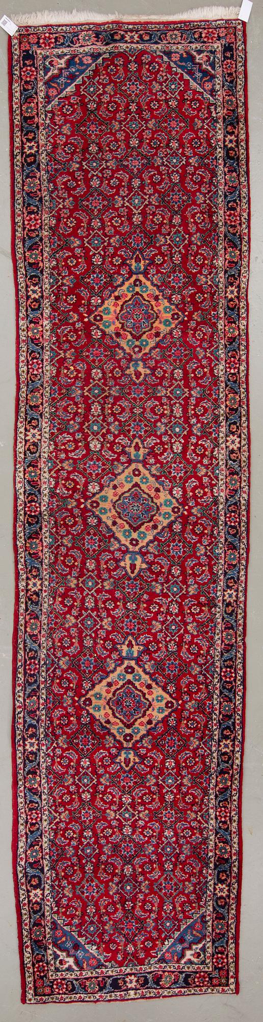 MATTA, orientalisk galleri. Ca 417x93 cm.