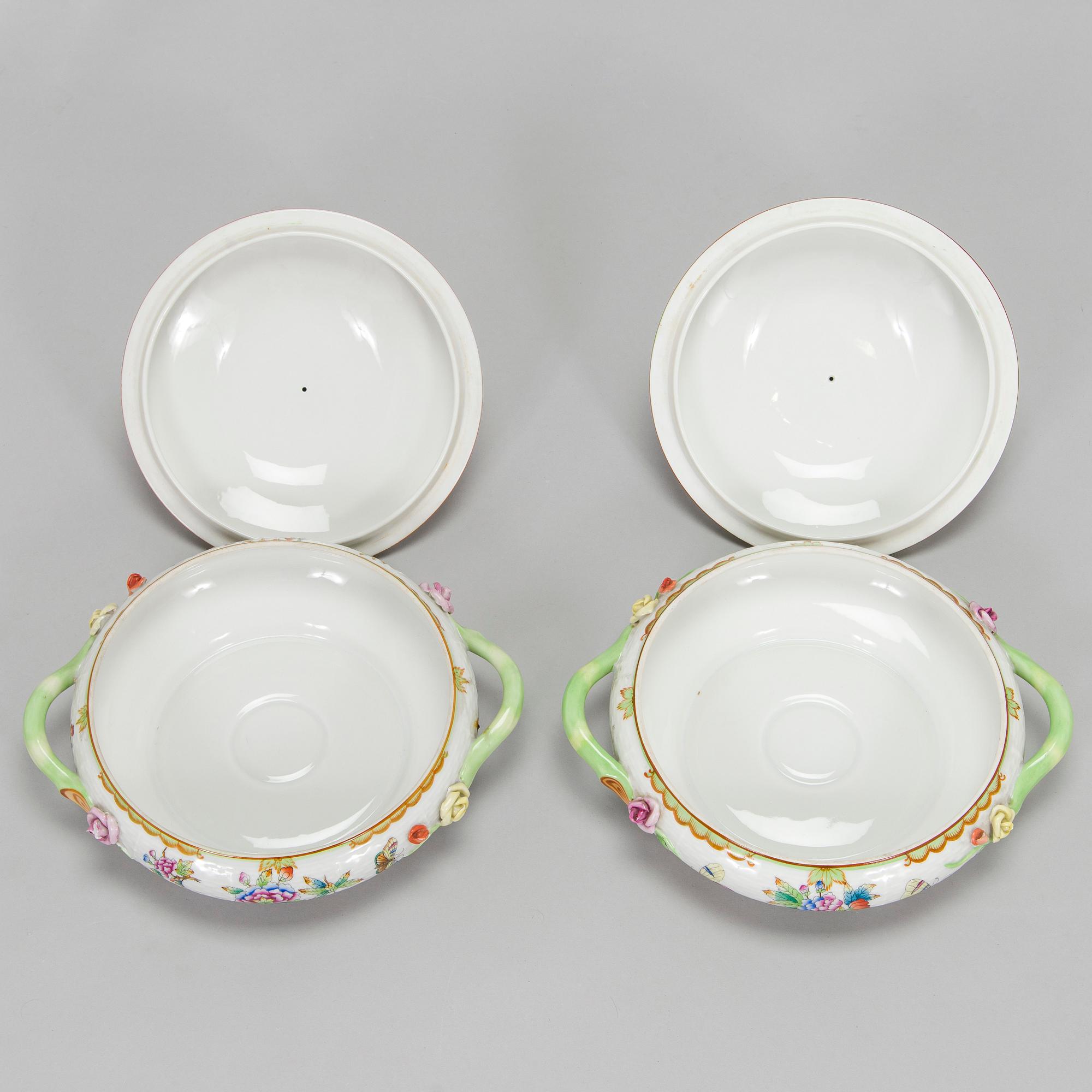 Herend, ruoka-astiasto, 91 osaa, posliinia, "Queen Victoria". Unkari.