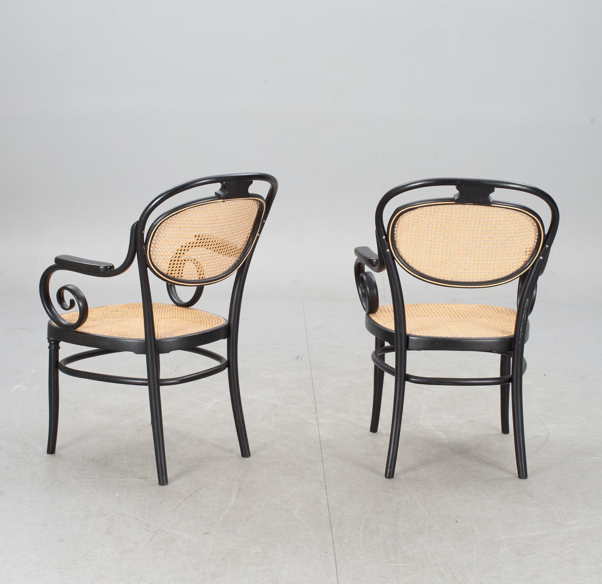 KARMSTOLAR, ett par, J&J Kohn. 1900-talets början.