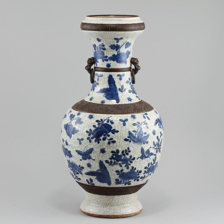 VAS, porslin, Kina, 1800/1900.